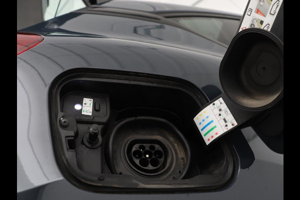 Renault Captur 1.6 E-Tech Hybrid 145 Intens | SOH 85,4% | Camera | Carplay | Automaat | Navigatie | Cruise control | Parkeersensoren | LED | DAB |