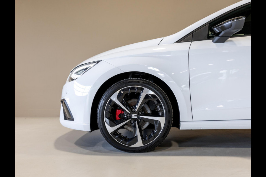Seat Ibiza 1.5 TSI FR Business Intense Plus / 150pk / Panorama dak / Achteruitrijcamera / Stoelverwarming / Airco / Klimaatregeling / Apple carplay /