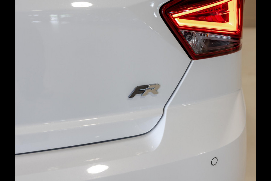 Seat Ibiza 1.5 TSI FR Business Intense Plus / 150pk / Panorama dak / Achteruitrijcamera / Stoelverwarming / Airco / Klimaatregeling / Apple carplay /