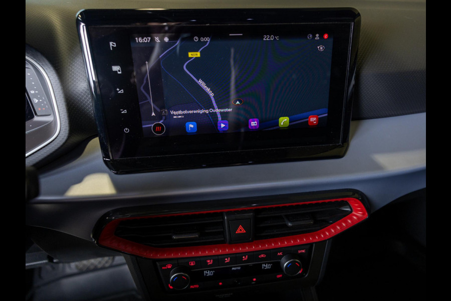 Seat Ibiza 1.5 TSI FR Business Intense Plus / 150pk / Panorama dak / Achteruitrijcamera / Stoelverwarming / Airco / Klimaatregeling / Apple carplay /