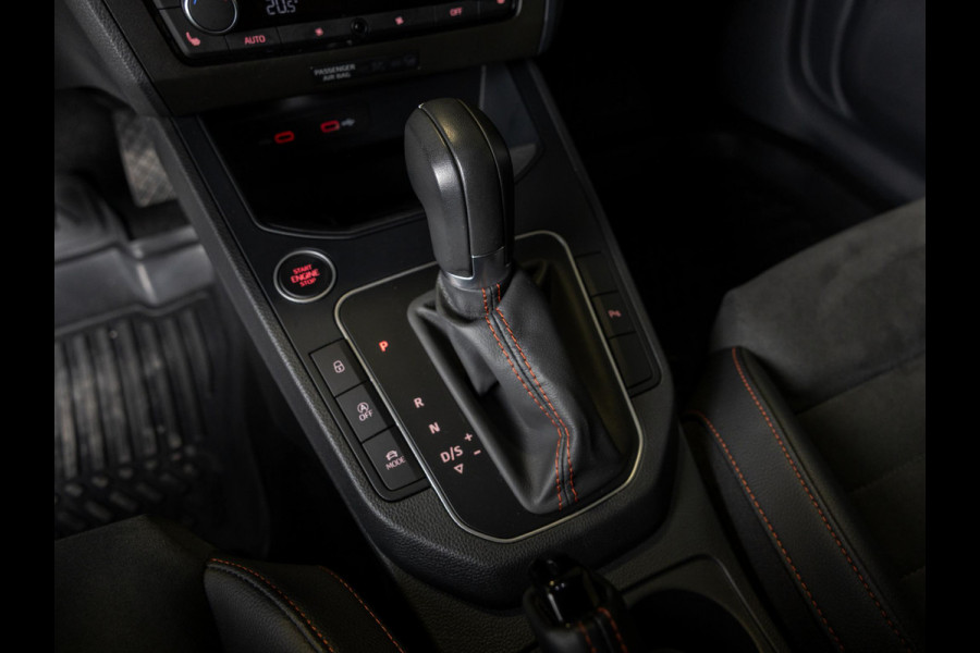 Seat Ibiza 1.5 TSI FR Business Intense Plus / 150pk / Panorama dak / Achteruitrijcamera / Stoelverwarming / Airco / Klimaatregeling / Apple carplay /