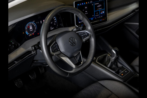 Volkswagen Golf Variant 1.5 TSI Life Edition / 116pk / Stoelverwarming / Adaptieve cruise control / Apple carplay / Stuurwielverwarming /