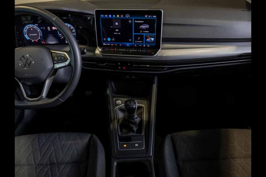 Volkswagen Golf Variant 1.5 TSI Life Edition / 116pk / Stoelverwarming / Adaptieve cruise control / Apple carplay / Stuurwielverwarming /