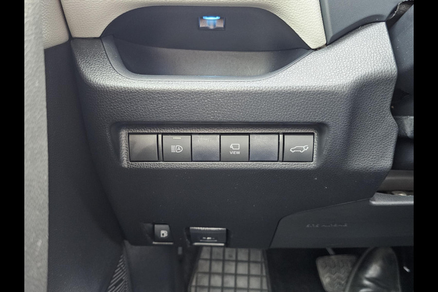 Toyota RAV4 2.5 Hybrid AWD Bi-Tone 220 pk | Trekhaak | Leder | Schuif-kanteldak | JBL geluid | Stoelverwarming | Camera etc.
