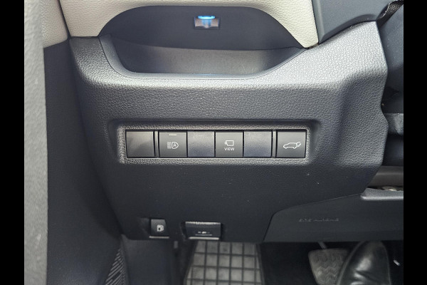 Toyota RAV4 2.5 Hybrid AWD Bi-Tone 220 pk | Trekhaak | Leder | Schuif-kanteldak | JBL geluid | Stoelverwarming | Camera etc.