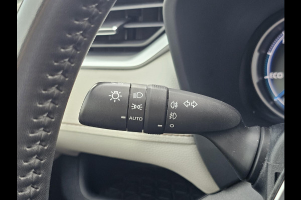 Toyota RAV4 2.5 Hybrid AWD Bi-Tone 220 pk | Trekhaak | Leder | Schuif-kanteldak | JBL geluid | Stoelverwarming | Camera etc.