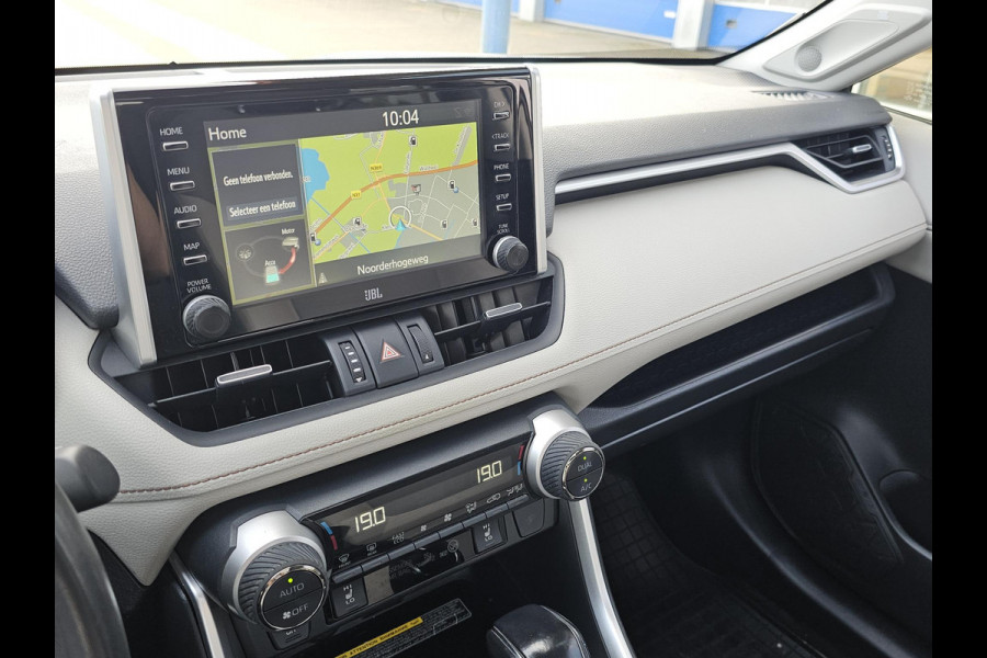 Toyota RAV4 2.5 Hybrid AWD Bi-Tone 220 pk | Trekhaak | Leder | Schuif-kanteldak | JBL geluid | Stoelverwarming | Camera etc.
