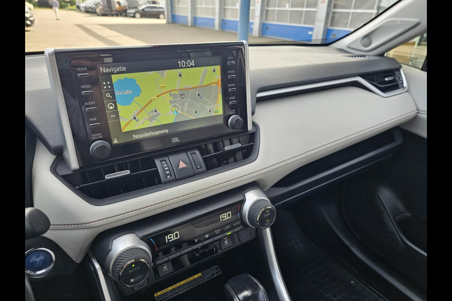 Toyota RAV4 2.5 Hybrid AWD Bi-Tone 220 pk | Trekhaak | Leder | Schuif-kanteldak | JBL geluid | Stoelverwarming | Camera etc.