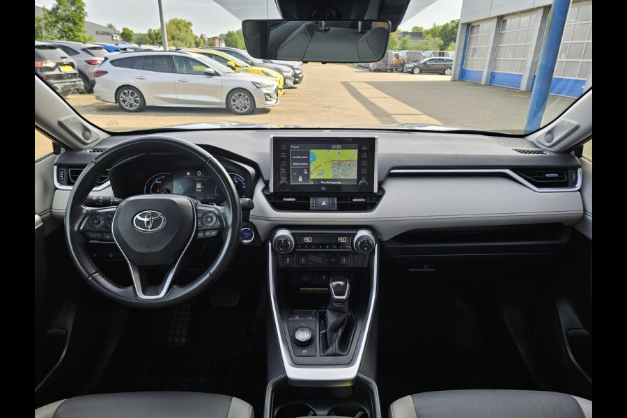 Toyota RAV4 2.5 Hybrid AWD Bi-Tone 220 pk | Trekhaak | Leder | Schuif-kanteldak | JBL geluid | Stoelverwarming | Camera etc.