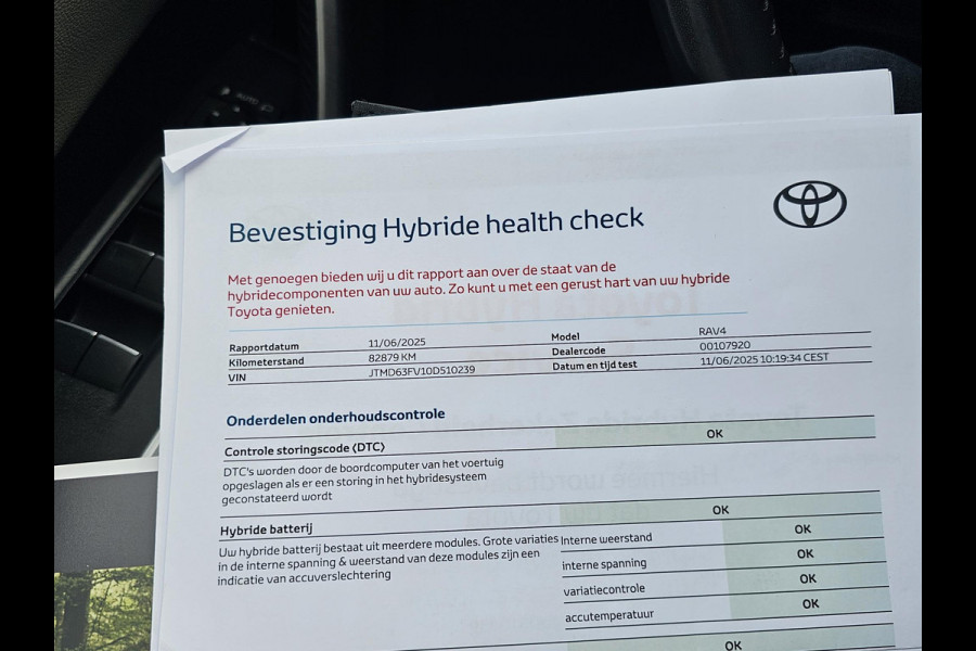 Toyota RAV4 2.5 Hybrid AWD Bi-Tone 220 pk | Trekhaak | Leder | Schuif-kanteldak | JBL geluid | Stoelverwarming | Camera etc.
