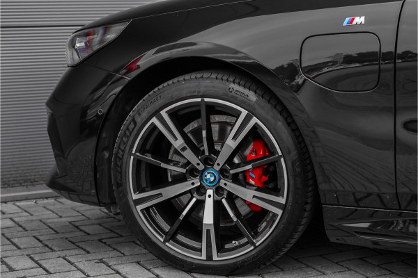 BMW 5 Serie 530e M-Sport Pro Pano Iconic Glow H/K Camera 20"