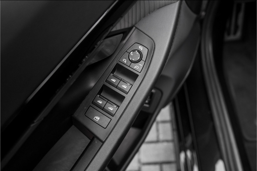 BMW 5 Serie 530e M-Sport Pro Pano Iconic Glow H/K Camera 20"