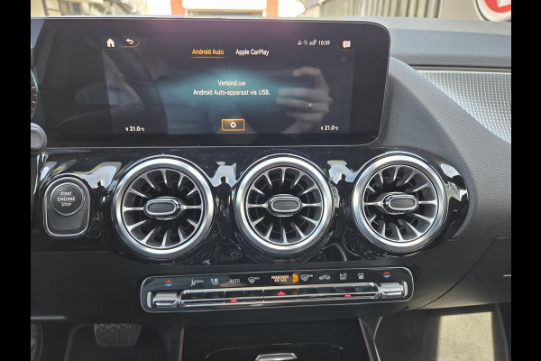 Mercedes-Benz GLA 250 e Business Solution Luxury Limited 18"/Trekhaak/Sfeerverlichting/Camera/PDC v+a/Apple Carplay & Android Auto