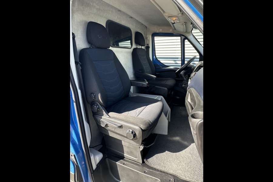 Iveco Daily 35C16V 2.3 352 L2H2 Automaat|Trekhaak 3500KG|Cruis