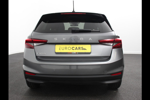 Škoda Fabia 1.0 TSI 110pk Automaat Selection Climate control Adaptieve cruise control Lane assist Parkeersensoren achter Stuurverwarming Stoel verwarming Apple Carplay/ Android Auto
