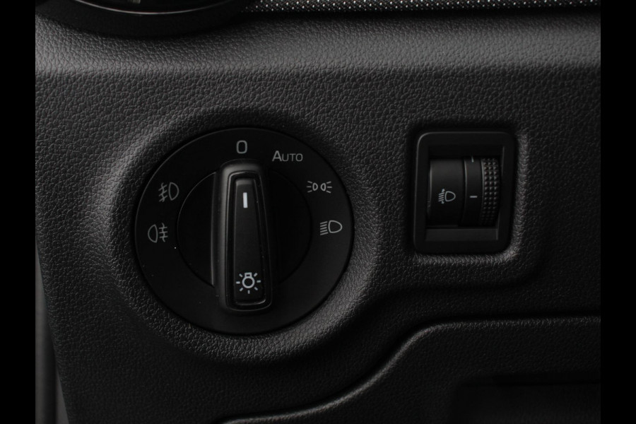 Škoda Fabia 1.0 TSI 110pk Automaat Selection Climate control Adaptieve cruise control Lane assist Parkeersensoren achter Stuurverwarming Stoel verwarming Apple Carplay/ Android Auto