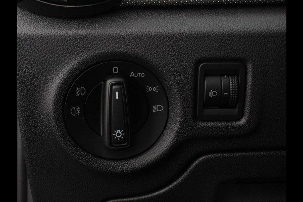 Škoda Fabia 1.0 TSI 110pk Automaat Selection Climate control Adaptieve cruise control Lane assist Parkeersensoren achter Stuurverwarming Stoel verwarming Apple Carplay/ Android Auto