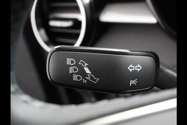 Škoda Fabia 1.0 TSI 110pk Automaat Selection Climate control Adaptieve cruise control Lane assist Parkeersensoren achter Stuurverwarming Stoel verwarming Apple Carplay/ Android Auto