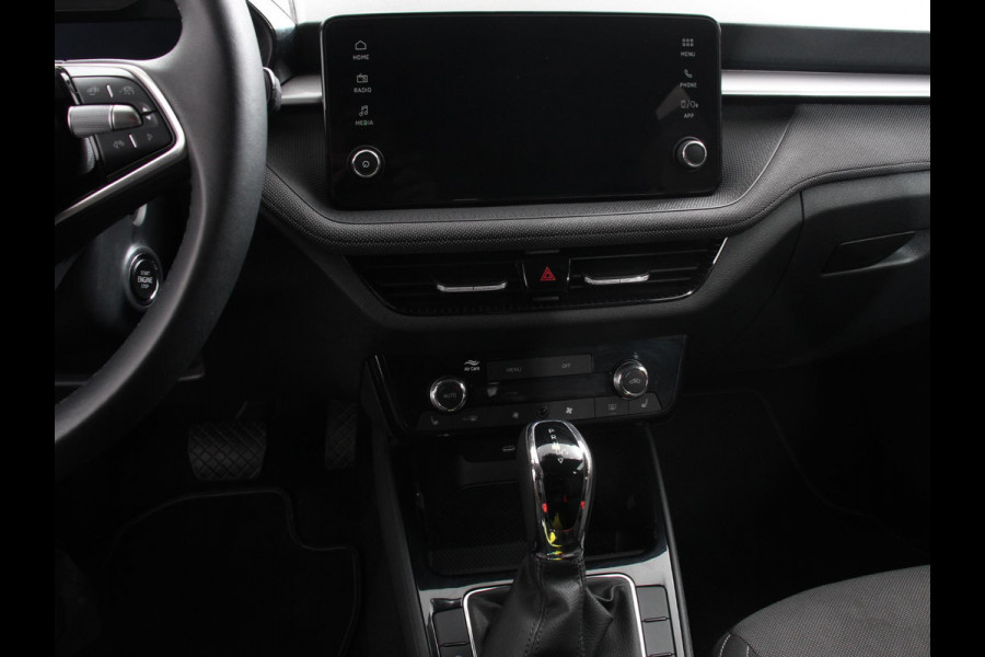 Škoda Fabia 1.0 TSI 110pk Automaat Selection Climate control Adaptieve cruise control Lane assist Parkeersensoren achter Stuurverwarming Stoel verwarming Apple Carplay/ Android Auto
