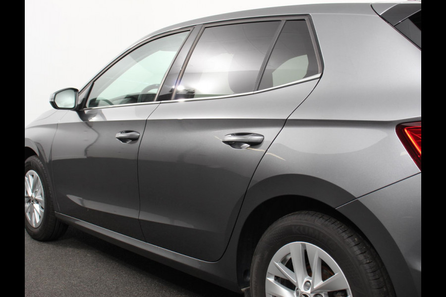 Škoda Fabia 1.0 TSI 110pk Automaat Selection Climate control Adaptieve cruise control Lane assist Parkeersensoren achter Stuurverwarming Stoel verwarming Apple Carplay/ Android Auto
