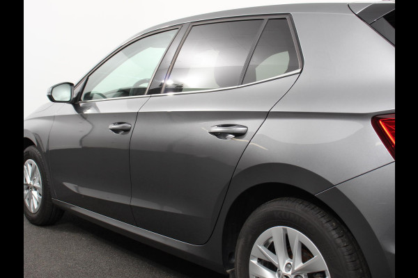 Škoda Fabia 1.0 TSI 110pk Automaat Selection Climate control Adaptieve cruise control Lane assist Parkeersensoren achter Stuurverwarming Stoel verwarming Apple Carplay/ Android Auto