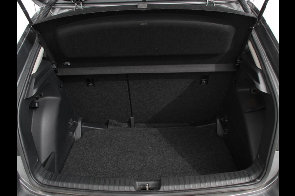 Škoda Fabia 1.0 TSI 110pk Automaat Selection Climate control Adaptieve cruise control Lane assist Parkeersensoren achter Stuurverwarming Stoel verwarming Apple Carplay/ Android Auto