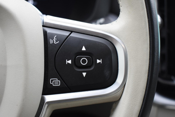 Volvo XC60 T6 340PK Automaat Plug-in Hybrid AWD Inscription / Navigatie / Elektrisch glazen schuif-kanteldak / Leder Blond / Elektrische achterklep / Cruise control