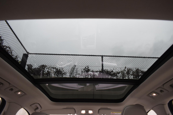 Volvo XC60 T6 340PK Automaat Plug-in Hybrid AWD Inscription / Navigatie / Elektrisch glazen schuif-kanteldak / Leder Blond / Elektrische achterklep / Cruise control