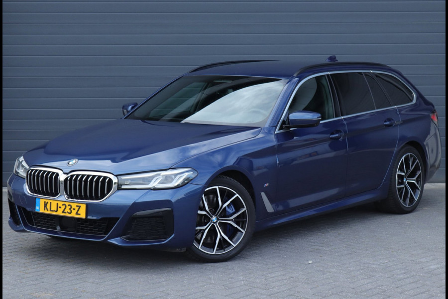 BMW 5 Serie Touring 540i xDrive High Executive Harman Kardon / leder / memory / carplay