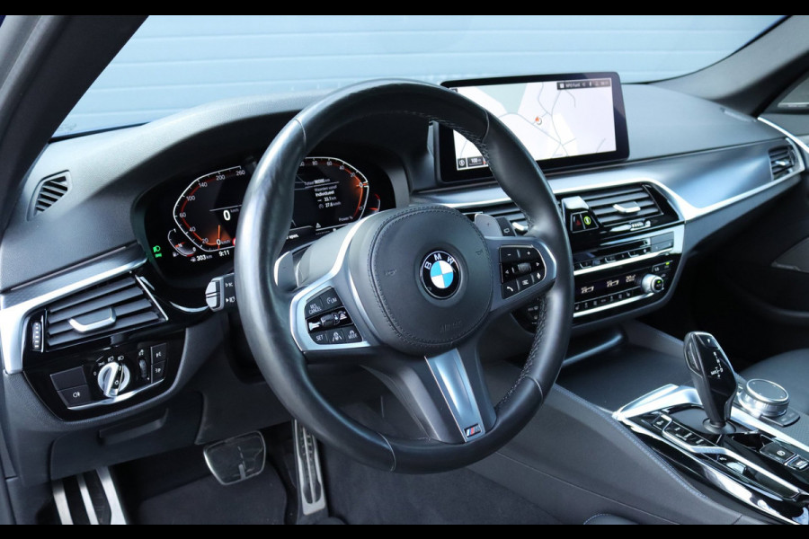 BMW 5 Serie Touring 540i xDrive High Executive Harman Kardon / leder / memory / carplay