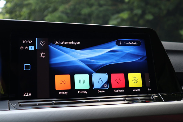 Volkswagen Golf Variant 1.0 TSI Life | Sfeerverlichting | Navi | Carplay | Acc |