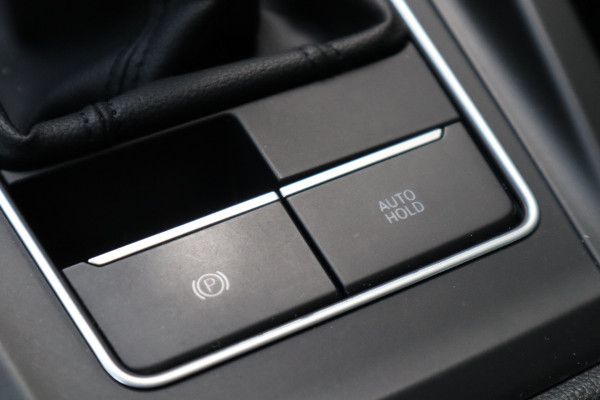 Volkswagen Golf Variant 1.0 TSI Life | Sfeerverlichting | Navi | Carplay | Acc |