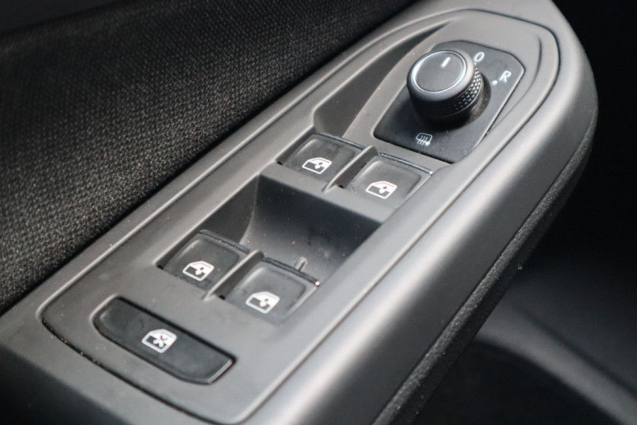 Volkswagen Golf Variant 1.0 TSI Life | Sfeerverlichting | Navi | Carplay | Acc |