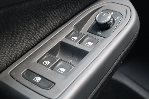 Volkswagen Golf Variant 1.0 TSI Life | Sfeerverlichting | Navi | Carplay | Acc |