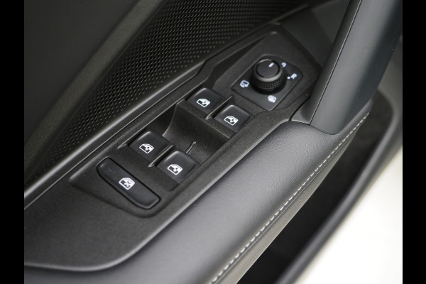 Volkswagen Tayron 1.5 eHybrid | 5 Jaar Garantie | Trekhaak | 360 | Sfeerlicht | Adaptive Cruise | Dodehoek | Matrix | Carplay
