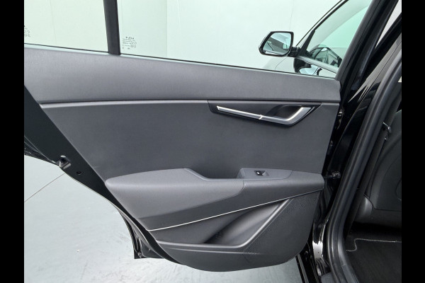 Kia Niro 1.6 GDi Hybrid DynamicLine - Navigatie - achteruitrijcamera -  Virena Zekerheidspakket 895 ,- BOVAG Garantie - Fabrieksgarantie T/M 7-2031
