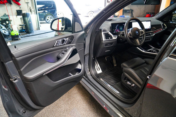BMW X5 XDrive50e High Executive | X5M Kuipstoelen | Driving assistant Prof | HuD | Dravit Grau | Luchtvering | Stoelverkoeling |