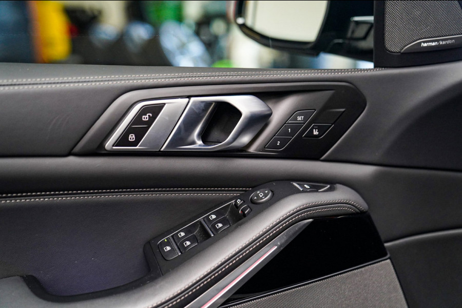 BMW X5 XDrive50e High Executive | X5M Kuipstoelen | Driving assistant Prof | HuD | Dravit Grau | Luchtvering | Stoelverkoeling |