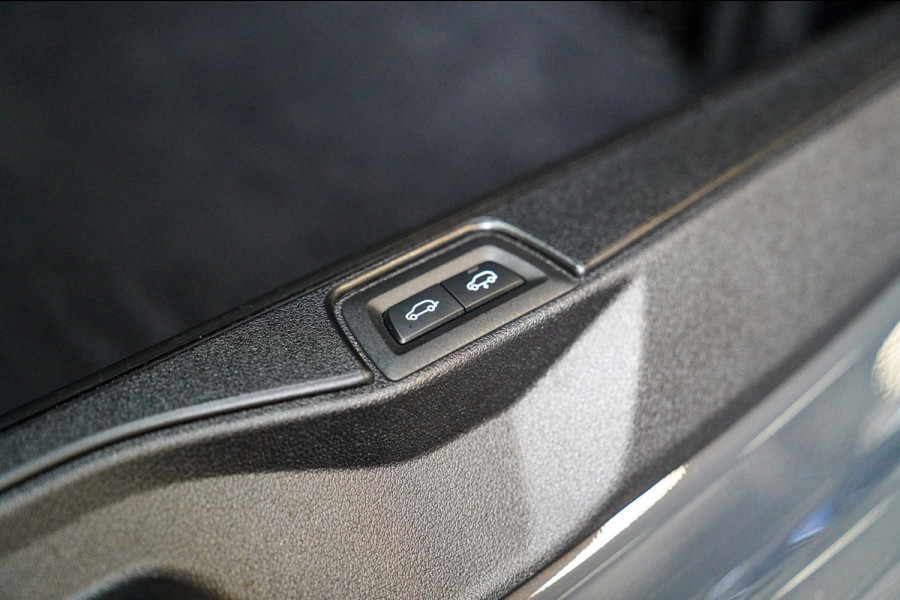 BMW X5 XDrive50e High Executive | X5M Kuipstoelen | Driving assistant Prof | HuD | Dravit Grau | Luchtvering | Stoelverkoeling |