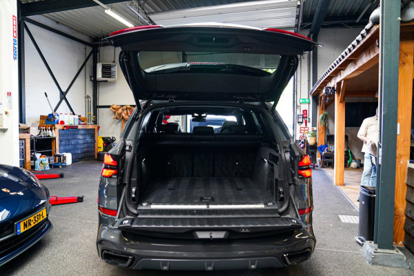 BMW X5 XDrive50e High Executive | X5M Kuipstoelen | Driving assistant Prof | HuD | Dravit Grau | Luchtvering | Stoelverkoeling |
