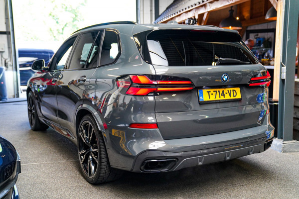 BMW X5 XDrive50e High Executive | X5M Kuipstoelen | Driving assistant Prof | HuD | Dravit Grau | Luchtvering | Stoelverkoeling |
