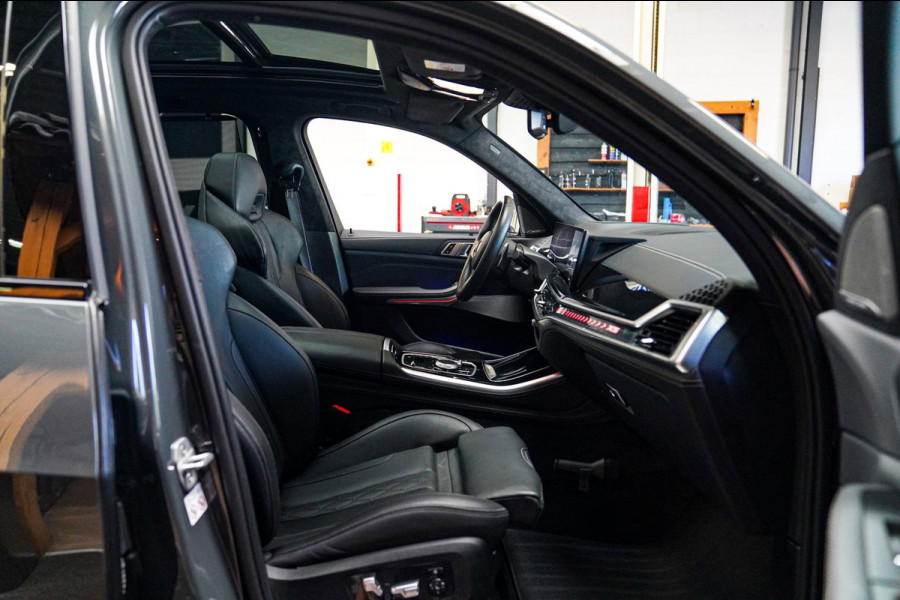BMW X5 XDrive50e High Executive | X5M Kuipstoelen | Driving assistant Prof | HuD | Dravit Grau | Luchtvering | Stoelverkoeling |