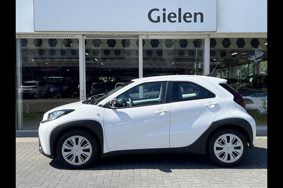 Toyota Aygo X 1.0 VVT-i MT First Premium | Stoelverwarming, Keyless, Startknop, Licht + regensensor, Apple CarPlay/Android Auto