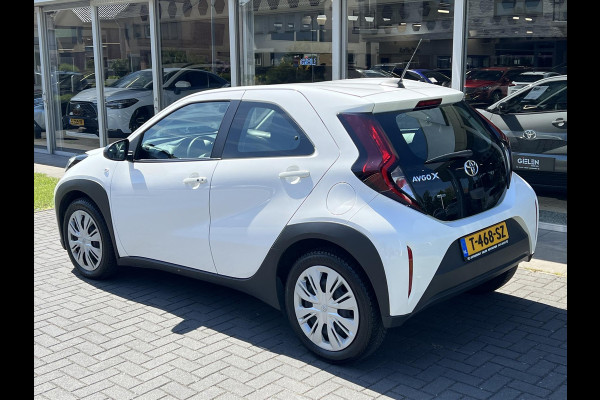 Toyota Aygo X 1.0 VVT-i MT First Premium | Stoelverwarming, Keyless, Startknop, Licht + regensensor, Apple CarPlay/Android Auto