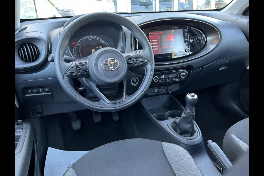 Toyota Aygo X 1.0 VVT-i MT First Premium | Stoelverwarming, Keyless, Startknop, Licht + regensensor, Apple CarPlay/Android Auto