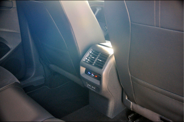 Volkswagen Tayron 1.5 eHybrid 204 PK Elegance | Matrix | Adaptieve Cruise | Trekhaak