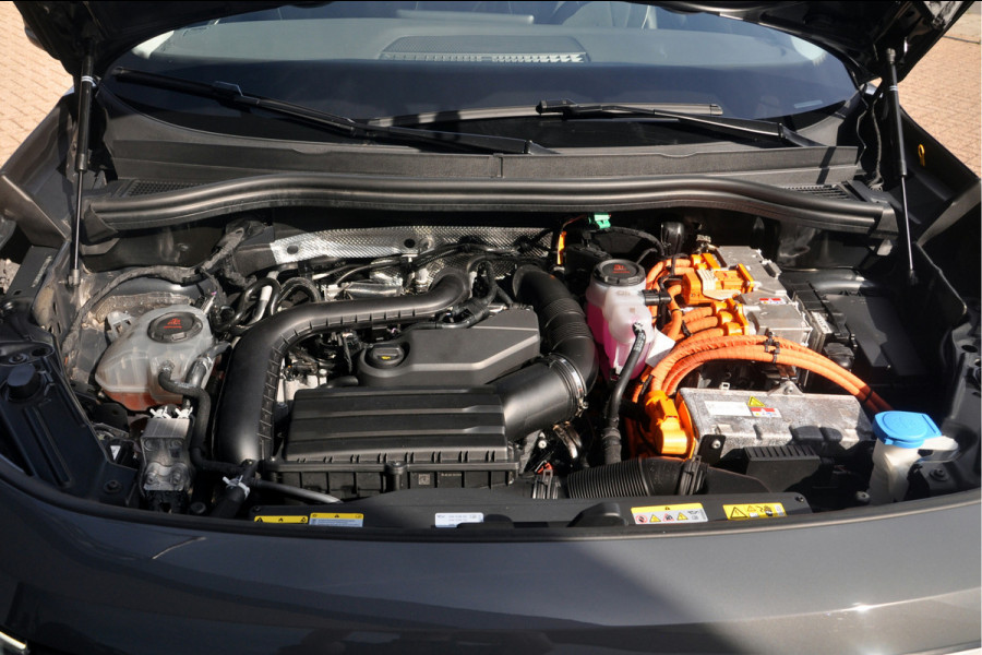 Volkswagen Tayron 1.5 eHybrid 204 PK Elegance | Matrix | Adaptieve Cruise | Trekhaak
