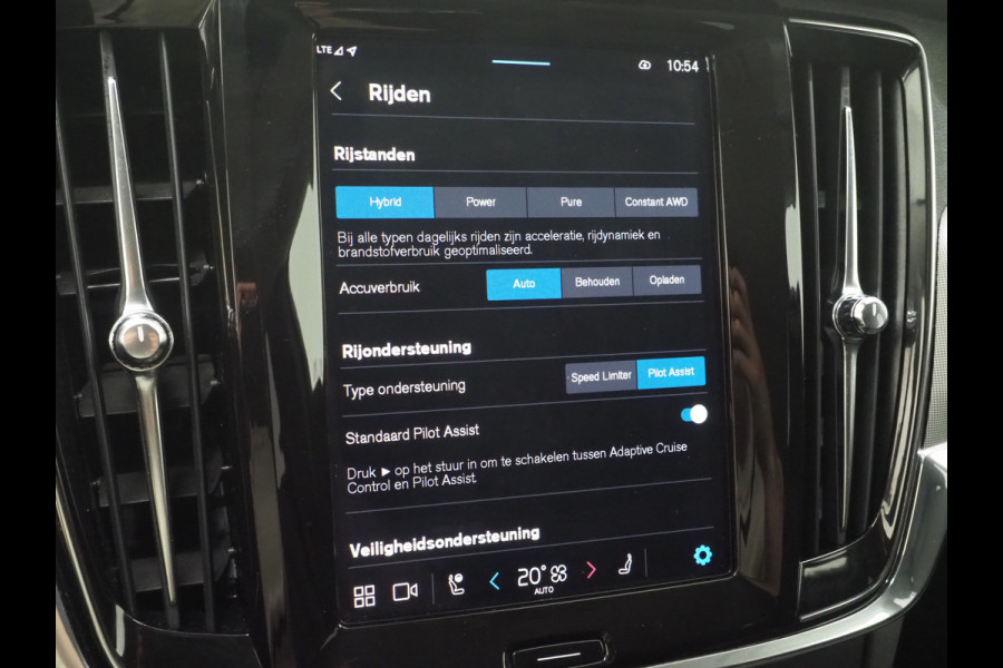 Volvo V90 2.0 T6 Plug-in hybrid AWD Long Range | Leder | Pilot Assist | Keyless | Dodehoek | Memory | Camera | LED | Carplay