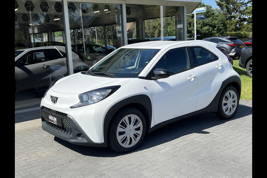 Toyota Aygo X 1.0 VVT-i MT First Premium | Stoelverwarming, Keyless, Startknop, Licht + regensensor, Apple CarPlay/Android Auto