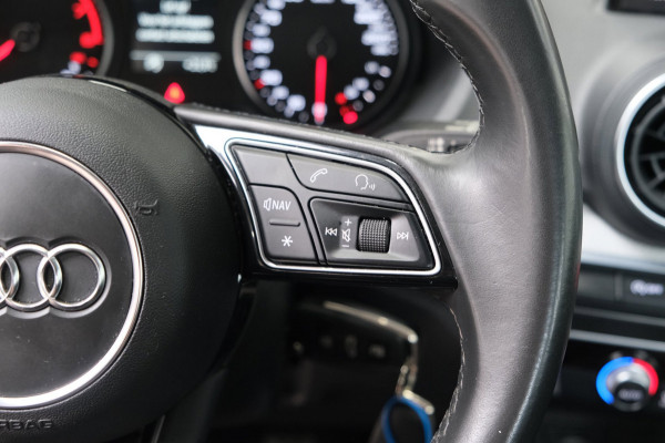 Audi Q2 30 TFSI Pro Line - N.A.P. Airco, Cruise, PDC, Carplay, Camera.